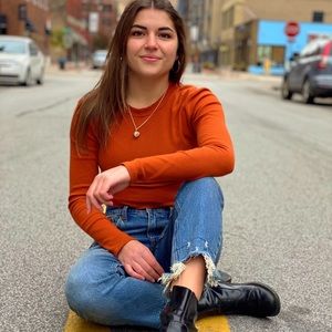 Meet your Posher, Emma